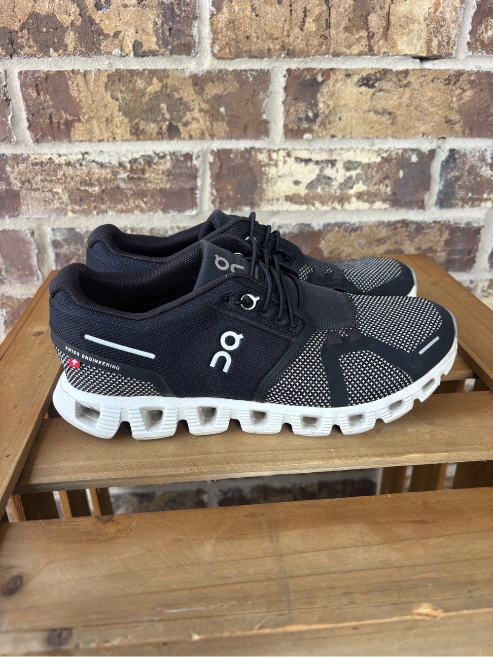 On Cloud 5 Combo Black/Alloy Women’s Size 7 - Picture 5 of 11